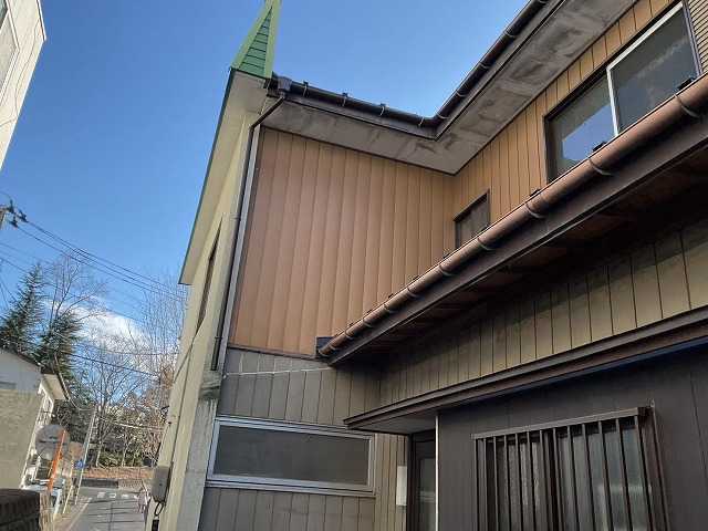 軒天の黒ずみ確認
